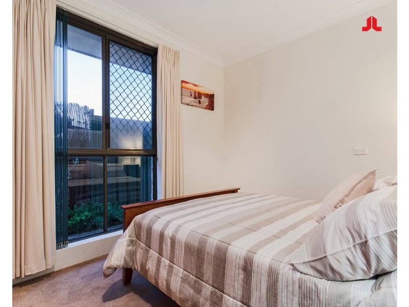 9 Leeder Street, Safety Bay WA 6169