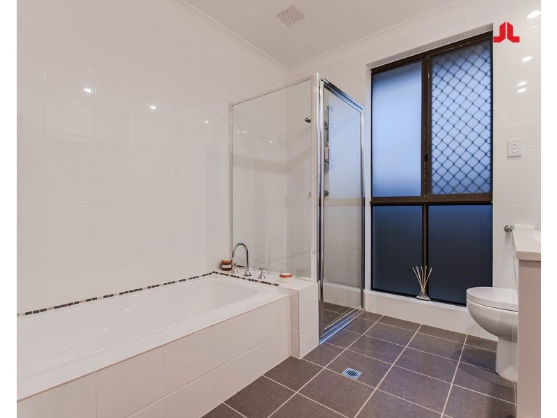 9 Leeder Street, Safety Bay WA 6169