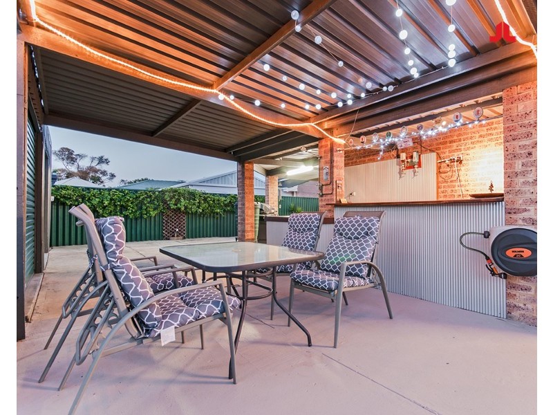 9 Leeder Street, Safety Bay WA 6169