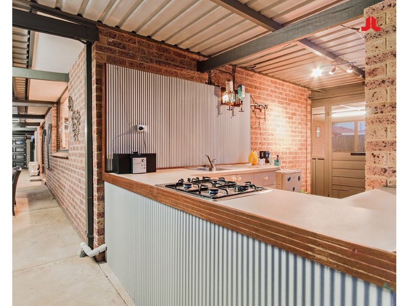 9 Leeder Street, Safety Bay WA 6169