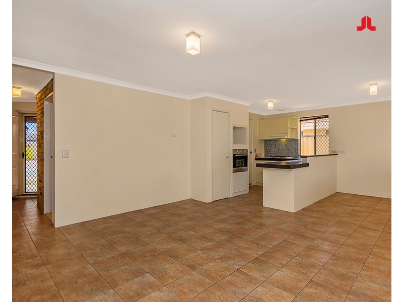 8 Sarah Ann Cres, Warnbro WA 6169