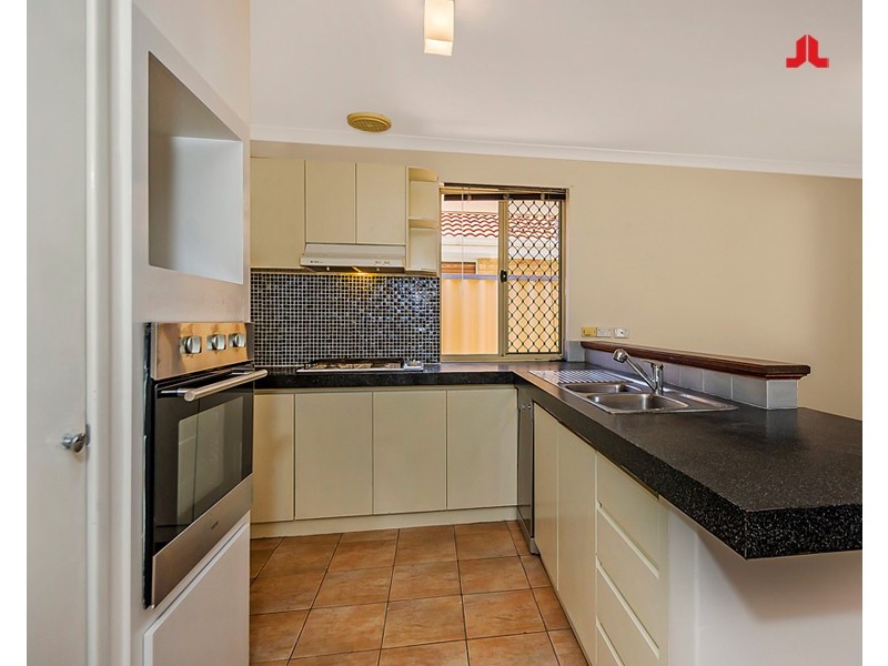 8 Sarah Ann Cres, Warnbro WA 6169