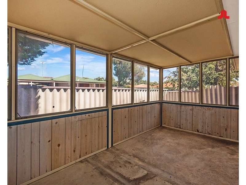8 Sarah Ann Cres, Warnbro WA 6169