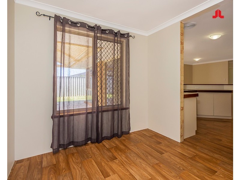 5 Maroon Place, Warnbro WA 6169