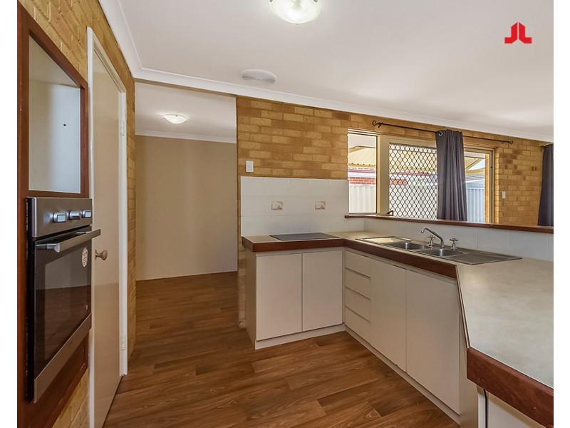 5 Maroon Place, Warnbro WA 6169