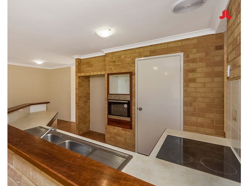 5 Maroon Place, Warnbro WA 6169