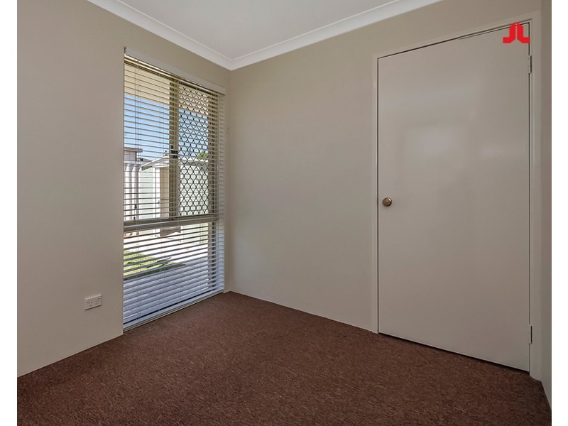 5 Maroon Place, Warnbro WA 6169