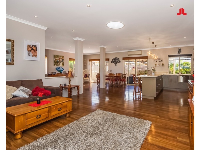 11 Athens Entrance, Port Kennedy WA 6172