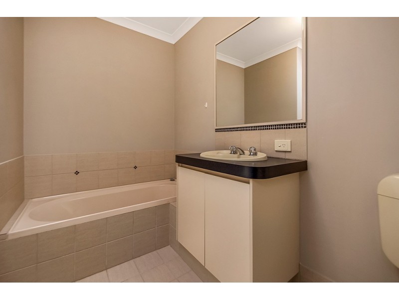5/53 Moreton Cres, Warnbro WA 6169