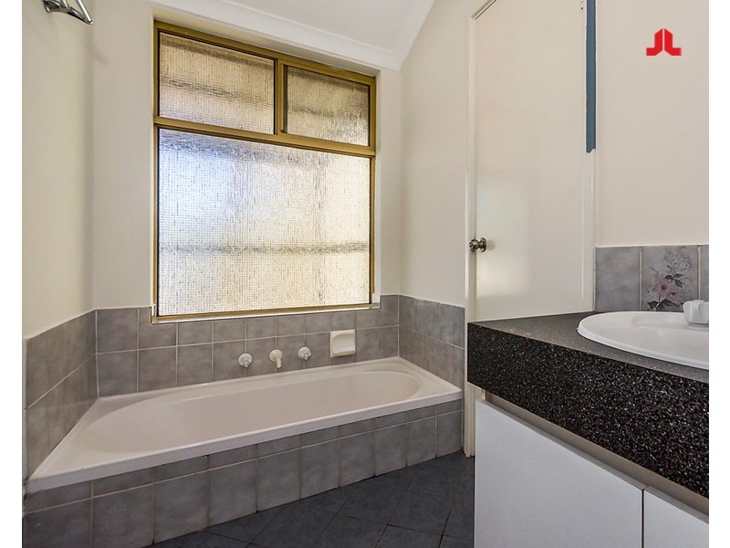 13 Nurrari Close, Waikiki WA 6169