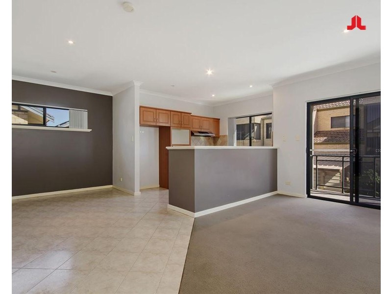 2/3 Fraser Street, Rockingham WA 6168