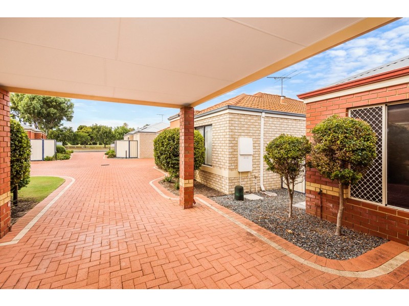 8/4 Moreton Crescent, Warnbro WA 6169