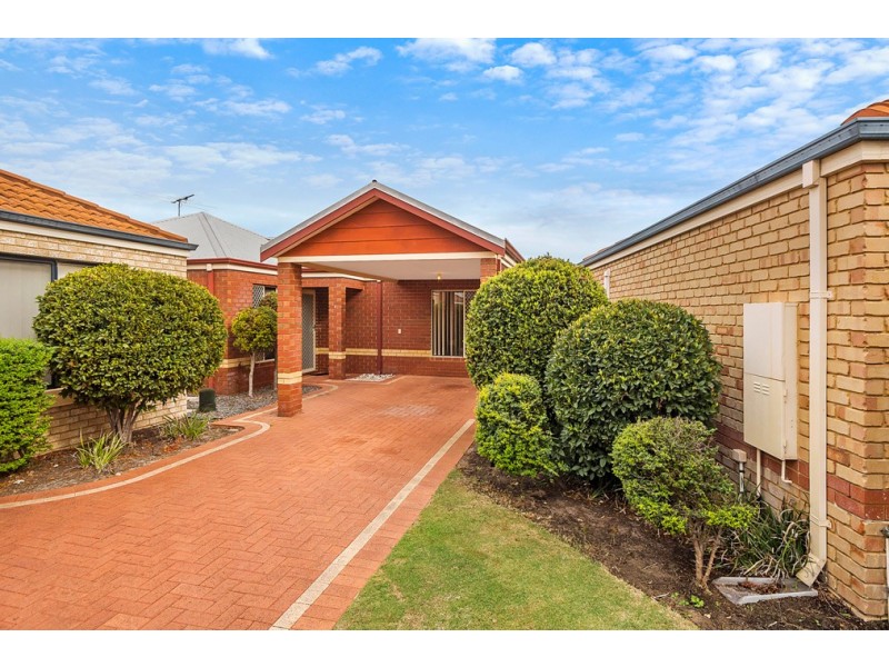 8/4 Moreton Crescent, Warnbro WA 6169