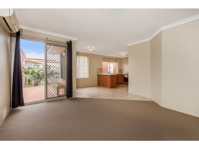 8/4 Moreton Crescent, Warnbro WA 6169