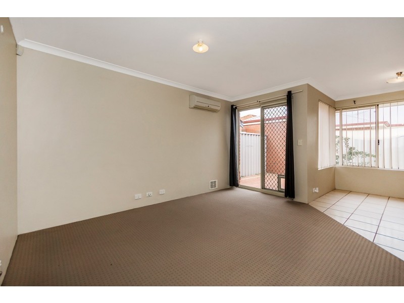 8/4 Moreton Crescent, Warnbro WA 6169