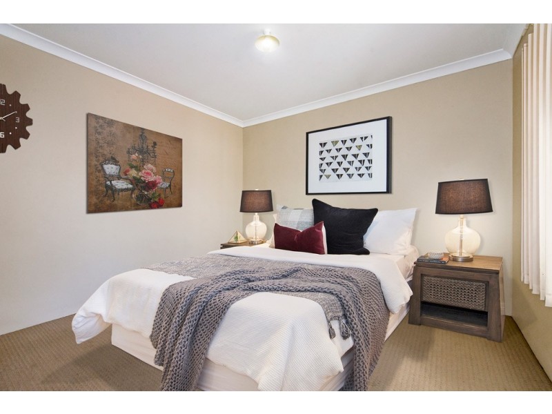8/4 Moreton Crescent, Warnbro WA 6169