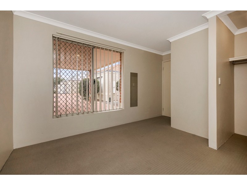 8/4 Moreton Crescent, Warnbro WA 6169