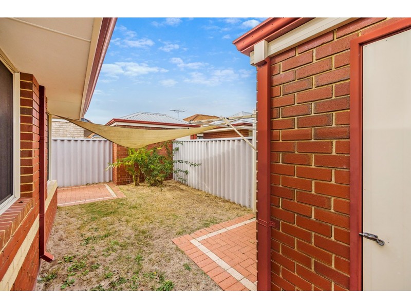 8/4 Moreton Crescent, Warnbro WA 6169