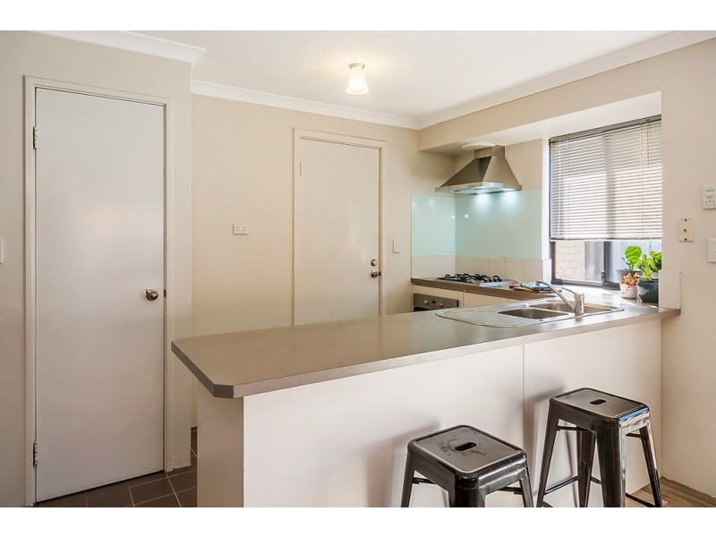 17 Knutsford Crescent, Port Kennedy WA 6172