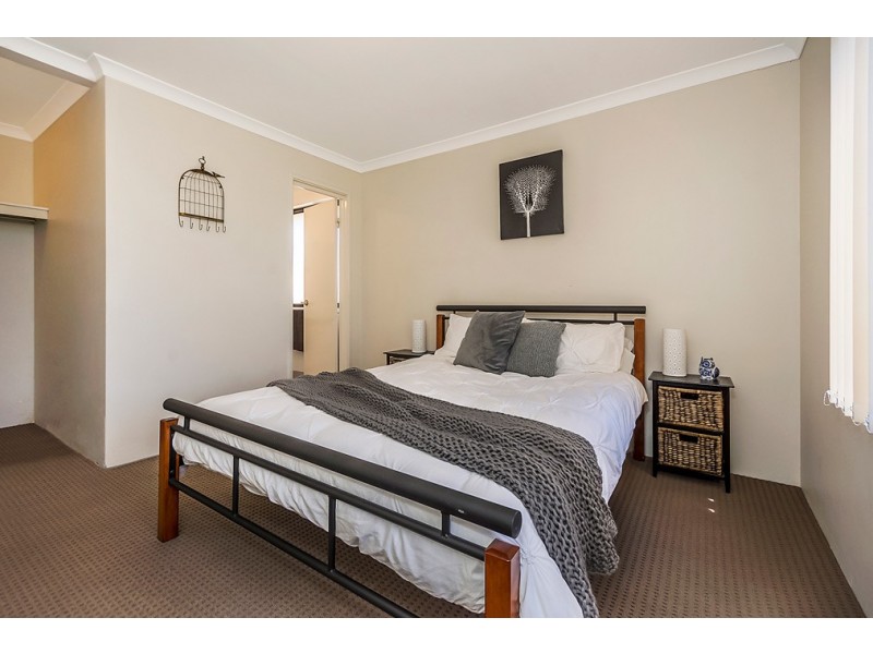 17 Knutsford Crescent, Port Kennedy WA 6172