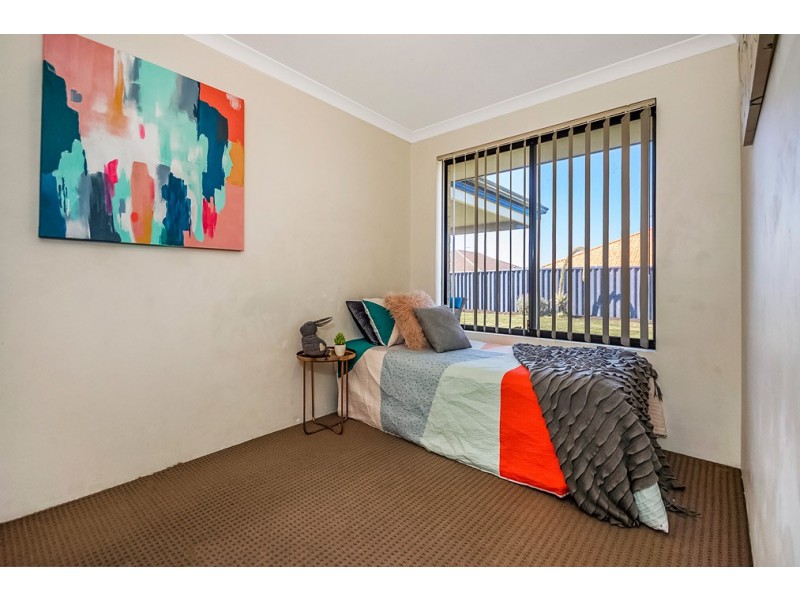 17 Knutsford Crescent, Port Kennedy WA 6172