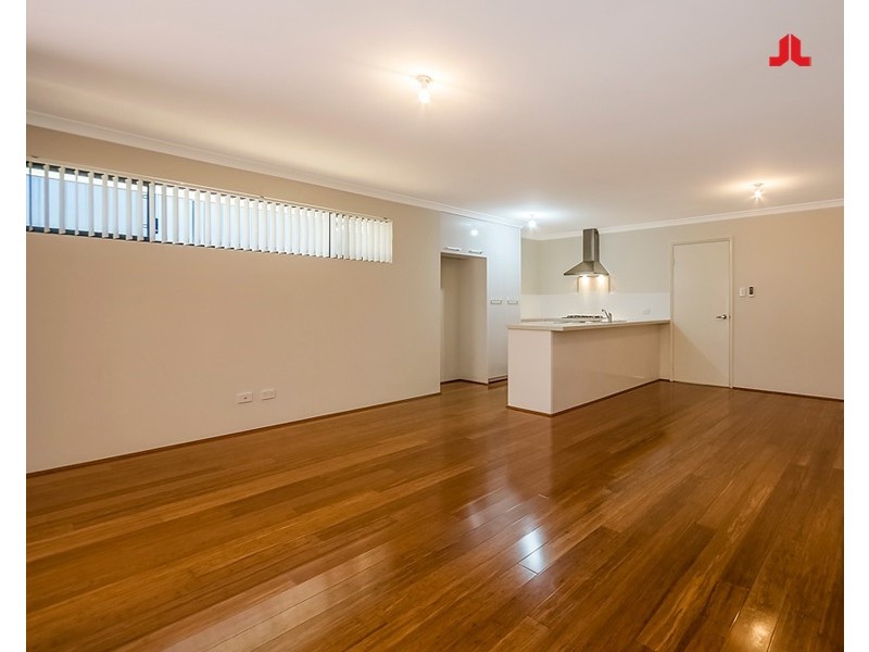 3/8 Tasker Street, Halls Head WA 6210