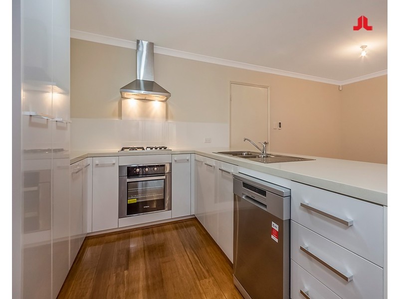 3/8 Tasker Street, Halls Head WA 6210