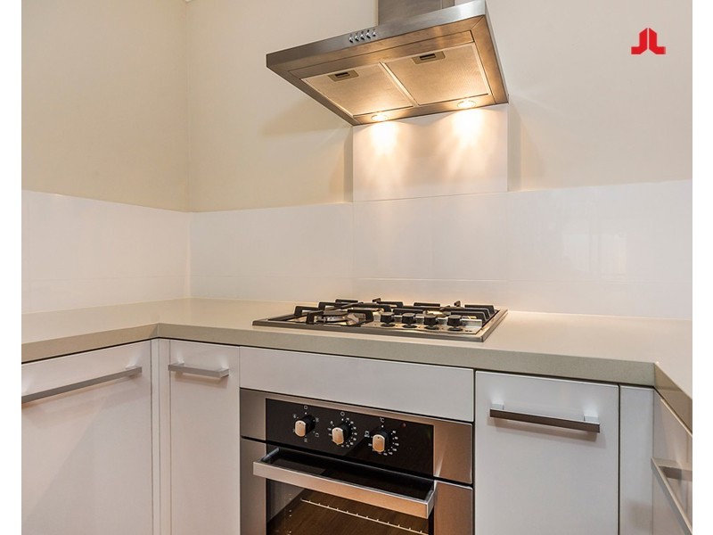 3/8 Tasker Street, Halls Head WA 6210