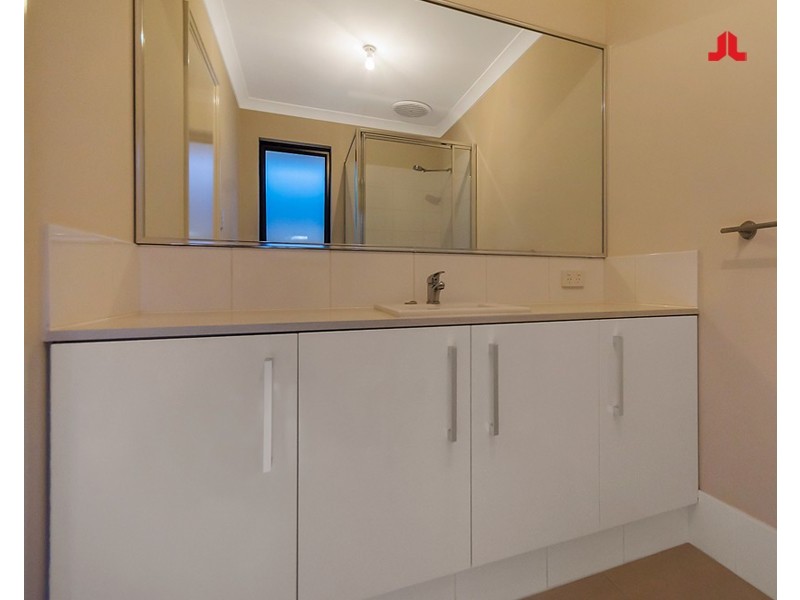 3/8 Tasker Street, Halls Head WA 6210