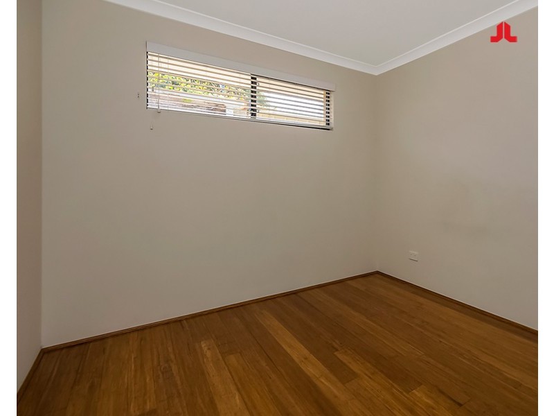 3/8 Tasker Street, Halls Head WA 6210