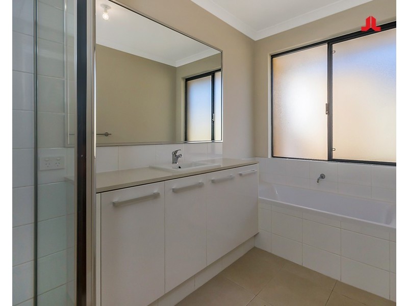 3/8 Tasker Street, Halls Head WA 6210