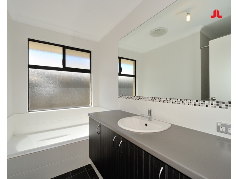 8 Norwood Avenue, Baldivis WA 6171