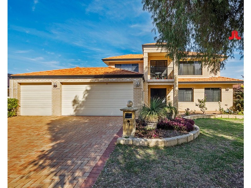 15 Camargue Green, Secret Harbour WA 6173