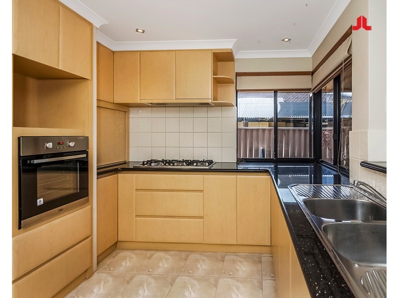 15 Camargue Green, Secret Harbour WA 6173