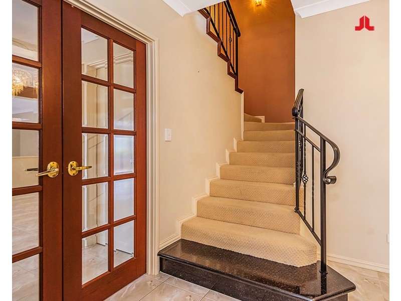 15 Camargue Green, Secret Harbour WA 6173