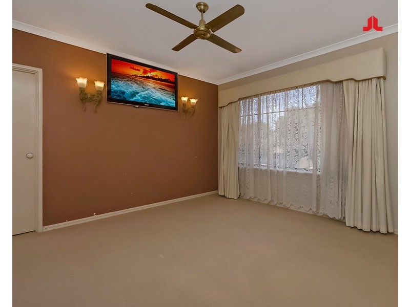 15 Camargue Green, Secret Harbour WA 6173