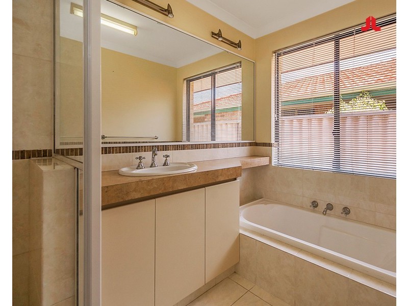 15 Camargue Green, Secret Harbour WA 6173