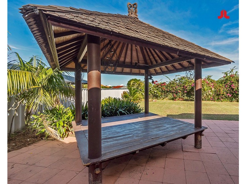 15 Camargue Green, Secret Harbour WA 6173