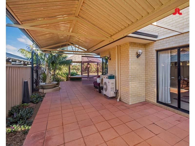 15 Camargue Green, Secret Harbour WA 6173