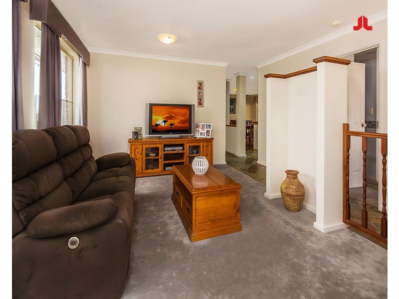 4 Gun Court, Leda WA 6170