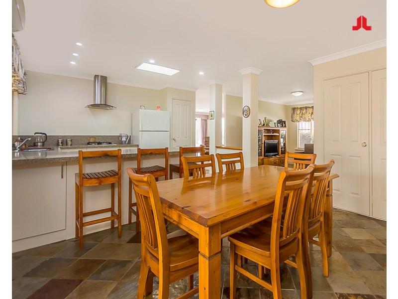 4 Gun Court, Leda WA 6170