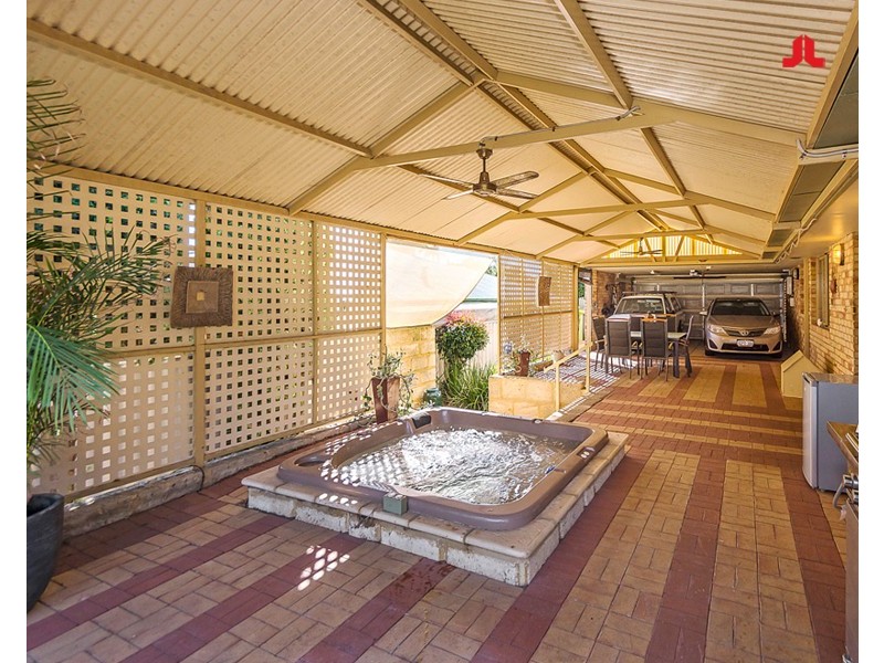 4 Gun Court, Leda WA 6170