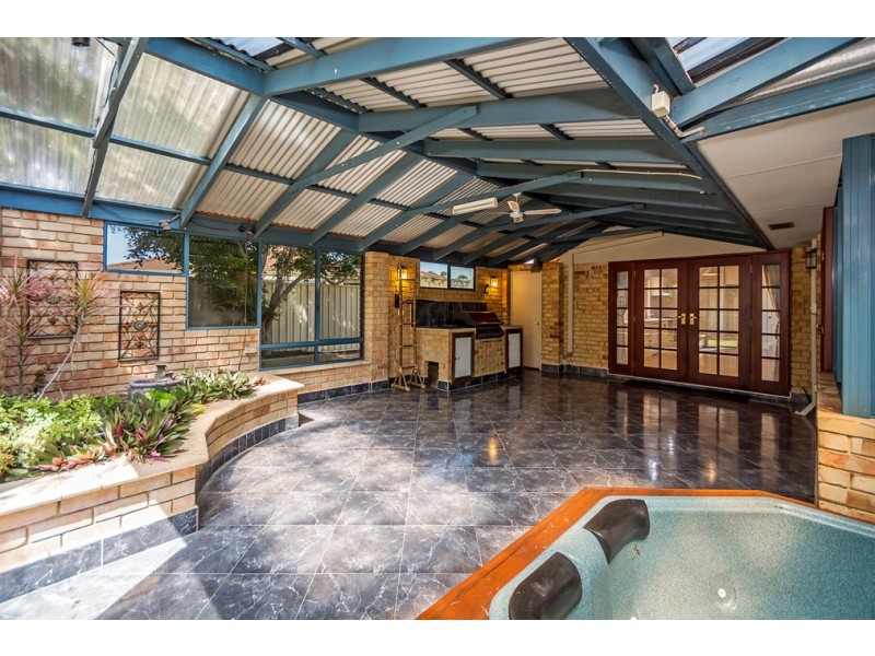 12 Porpoise Grove, Waikiki WA 6169