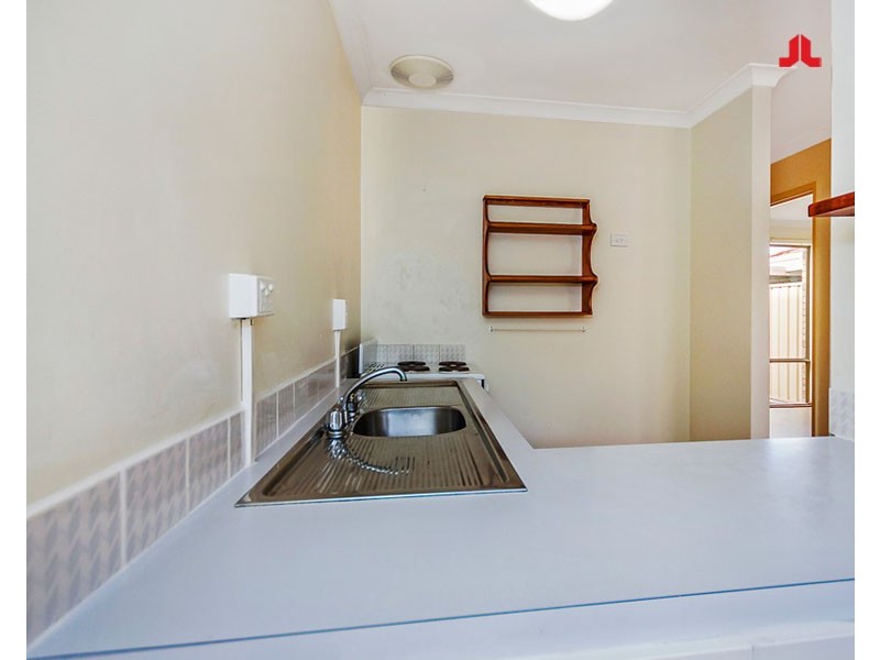 25/96 Simpson Avenue, Rockingham WA 6168