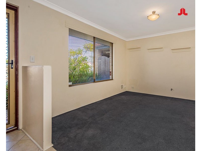 18 Laguardia Loop, Port Kennedy WA 6172