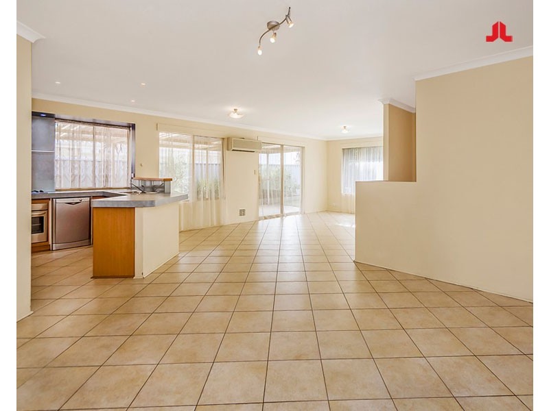 18 Laguardia Loop, Port Kennedy WA 6172