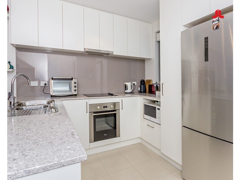 69/95 Chalgrove Avenue, Rockingham WA 6168