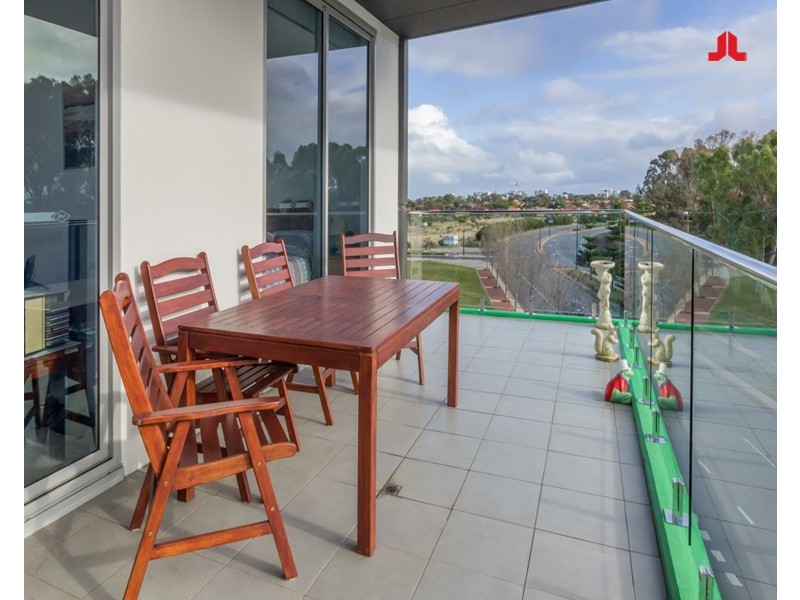 69/95 Chalgrove Avenue, Rockingham WA 6168