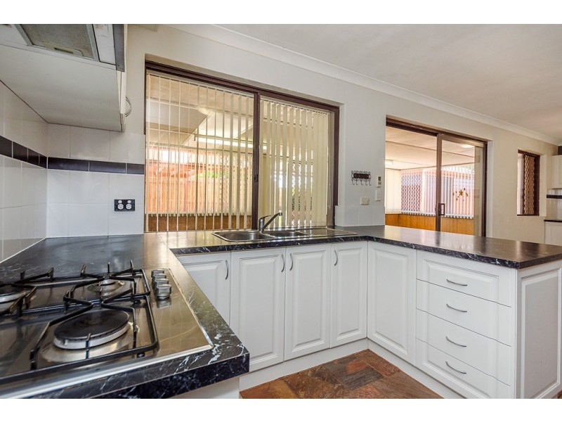 7b Carey Place, Cooloongup WA 6168