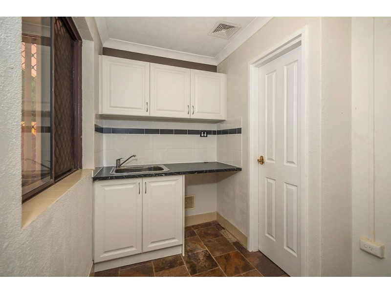 7b Carey Place, Cooloongup WA 6168